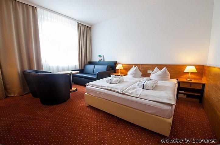 Novina Hotel Herzogenaurach Herzo-Base Exterior foto